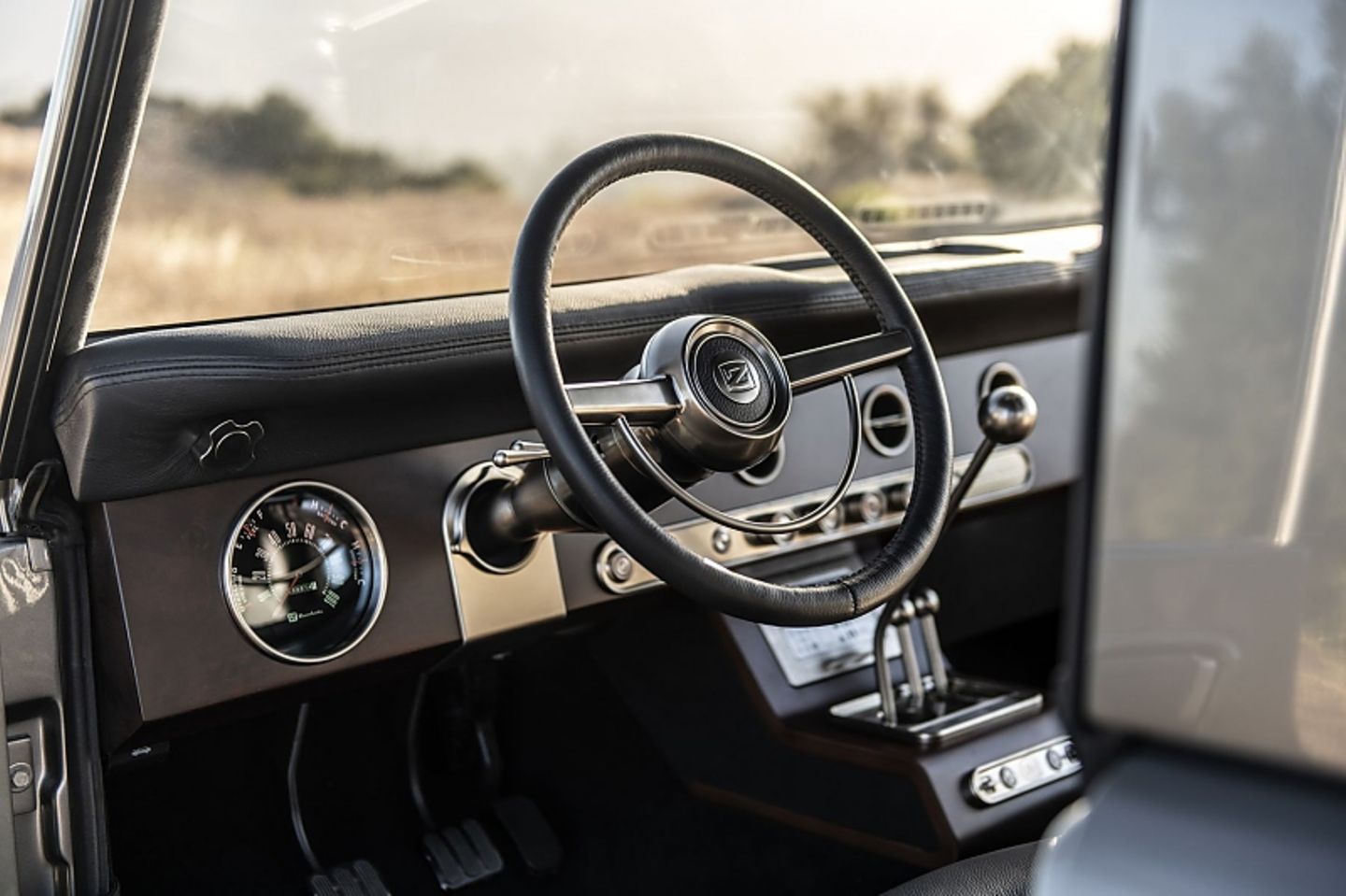 Modernes Cockpit im Retro-Stil: Zero Labs Bronco