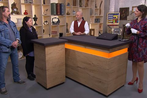 Bares für Rares: Ehepaar Hempel, Moderator Horst Lichter und Expertin Wendela Horz