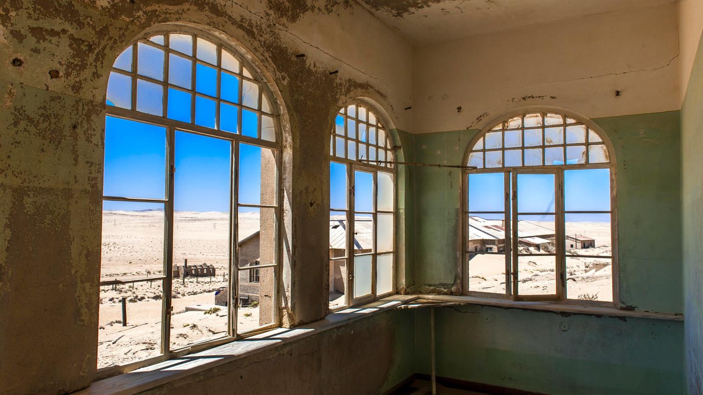 Im Gegensatz zu anderen Geisterstädten im Sperrgebiet ist Kolmanskop inzwischen wieder für Touristen zugänglich