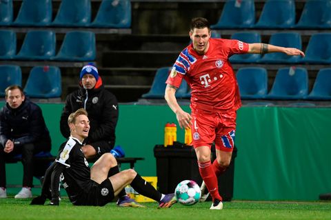 Niklas Süle im schicken Retro-Look