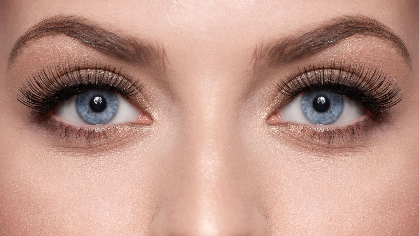 Falsche Wimpern sind ein Beautrytrick