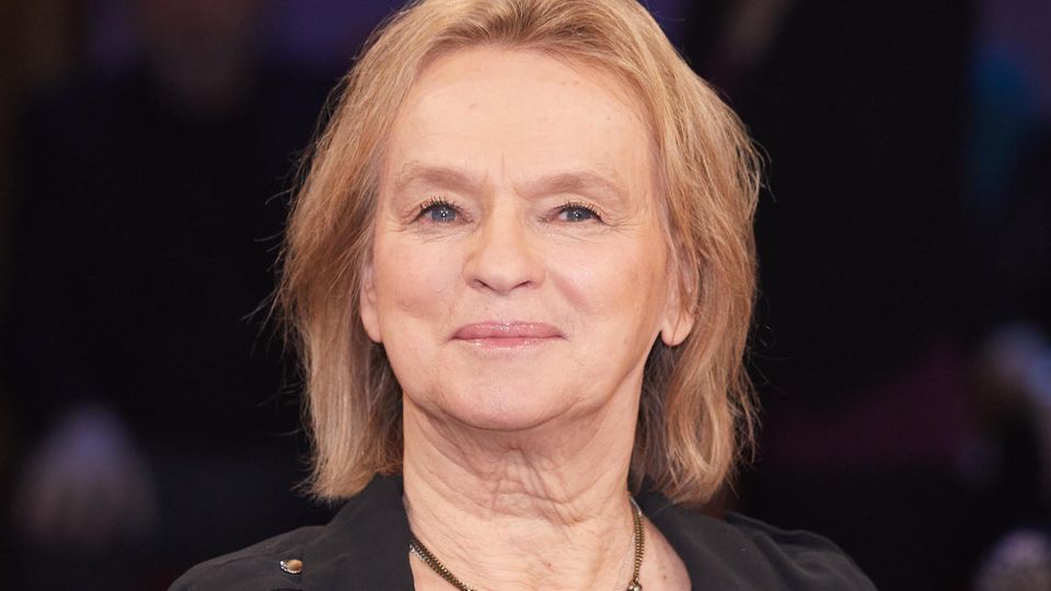 Elke Heidenreich: "In Würde zu sterben, können sich viele nicht leisten" Elke Heidenreich: "In Würde zu sterben, können sich viele nicht leisten"